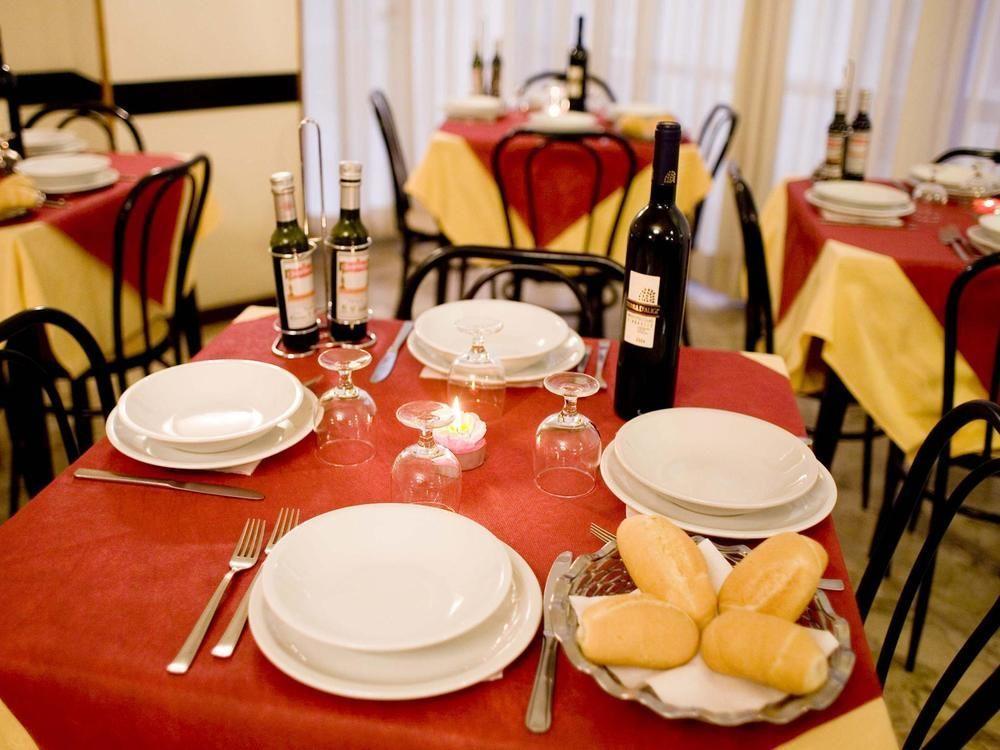 Hotel Telstar Rimini Kültér fotó