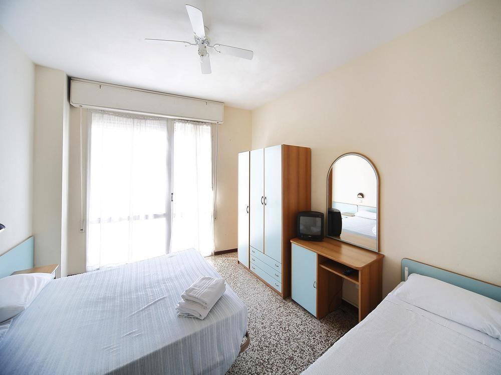 Hotel Telstar Rimini Kültér fotó
