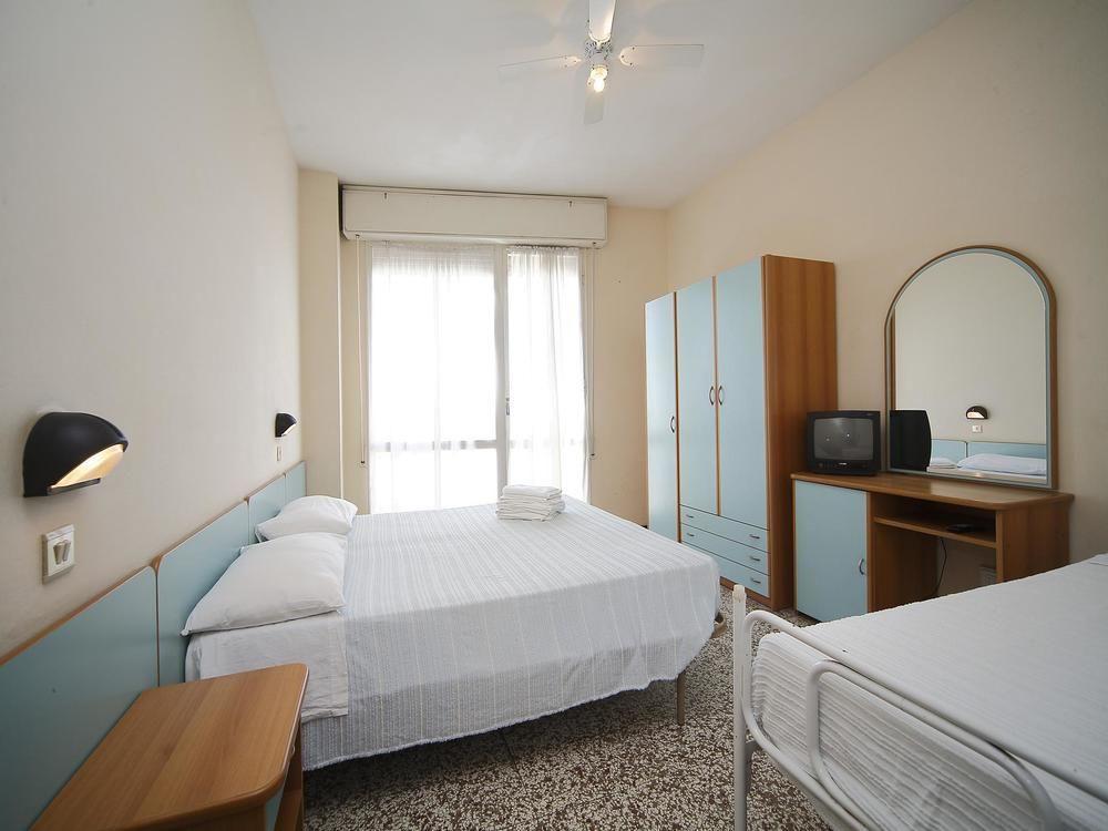 Hotel Telstar Rimini Kültér fotó