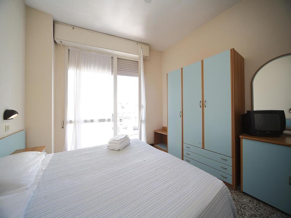Hotel Telstar Rimini Kültér fotó