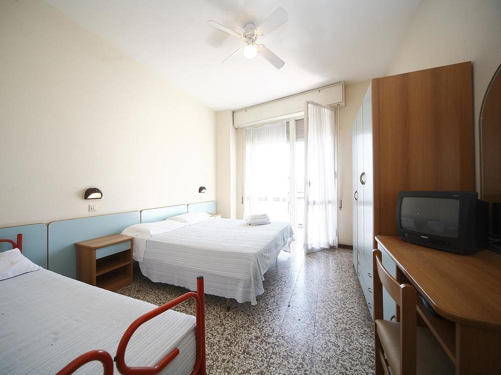 Hotel Telstar Rimini Kültér fotó