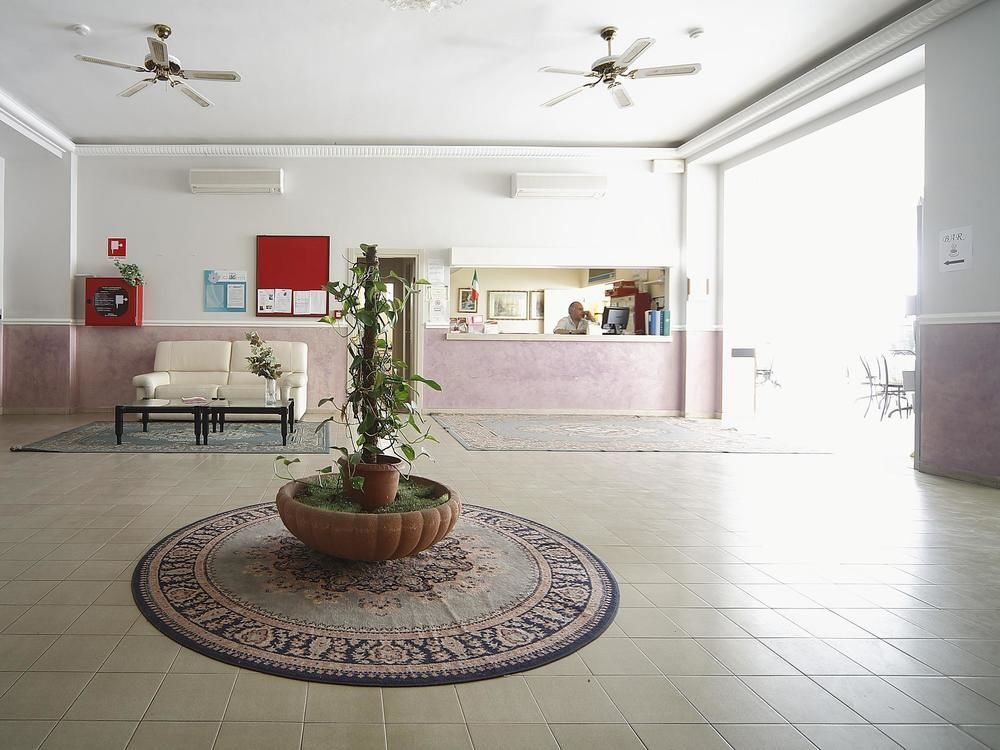 Hotel Telstar Rimini Kültér fotó