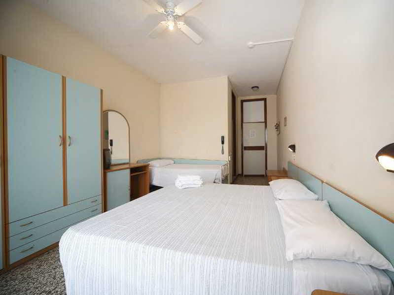 Hotel Telstar Rimini Kültér fotó
